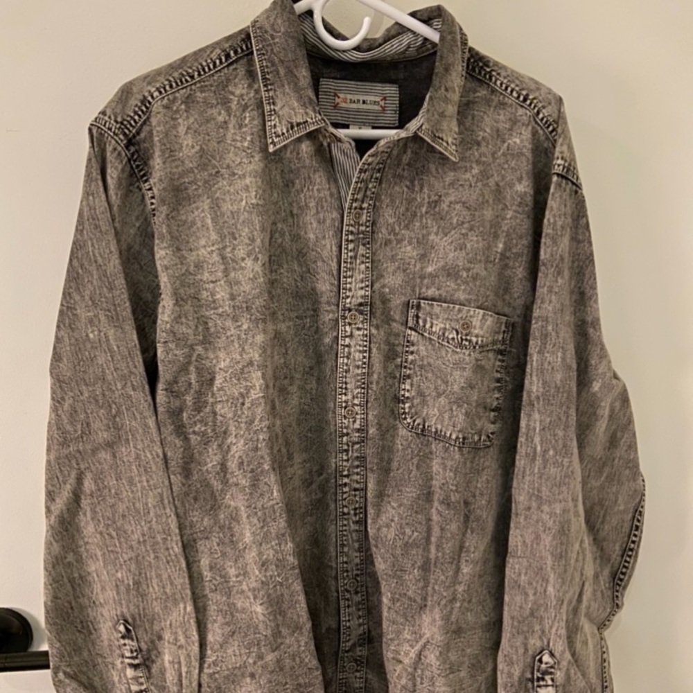 Men’s grey distressed 100% cotton button up shirt.